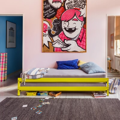 Bett Erik, 90 x 200 cm, RAL 1016 Schwefelgelb, stapelbar