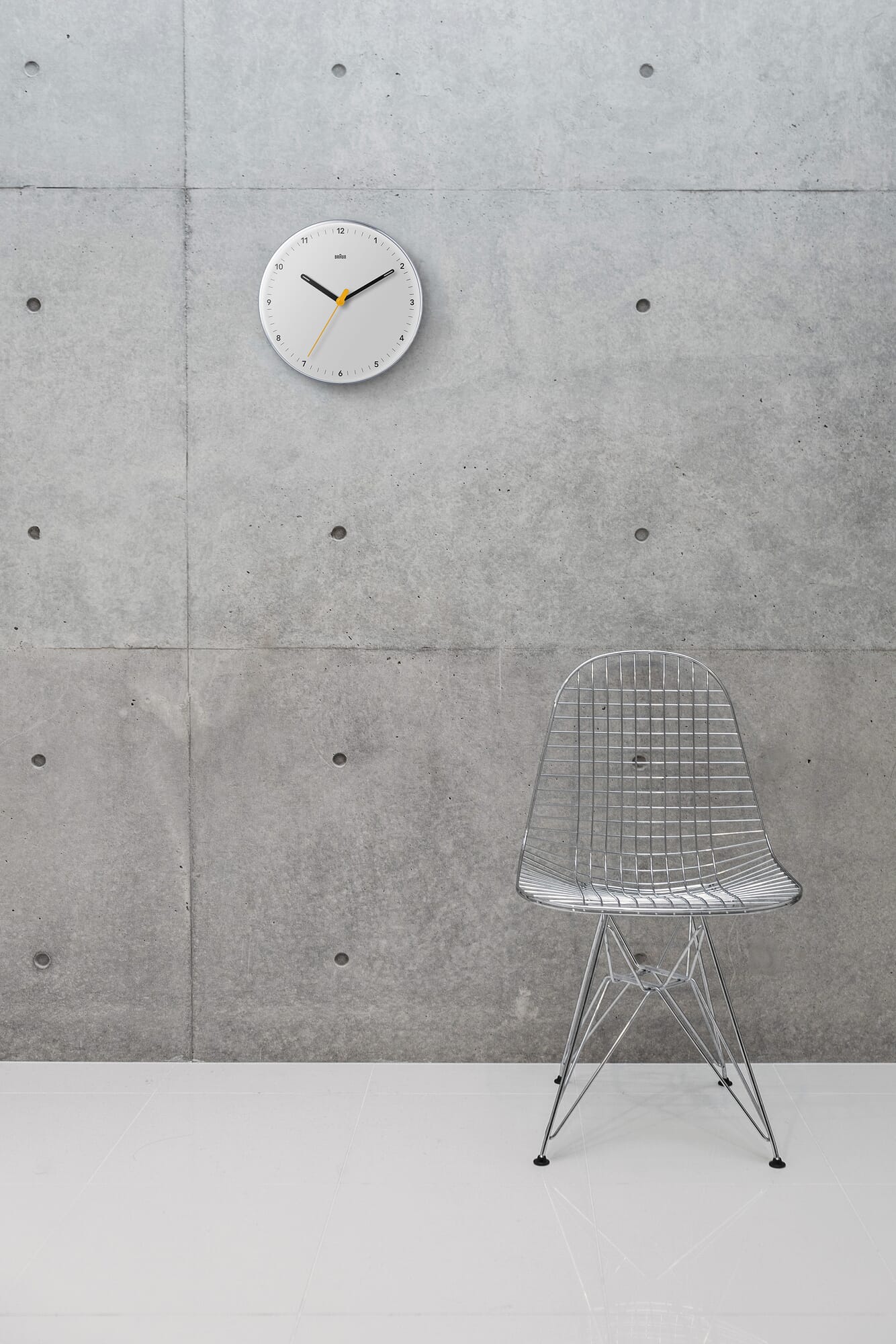 Wall clock Braun, small, White | Manufactum