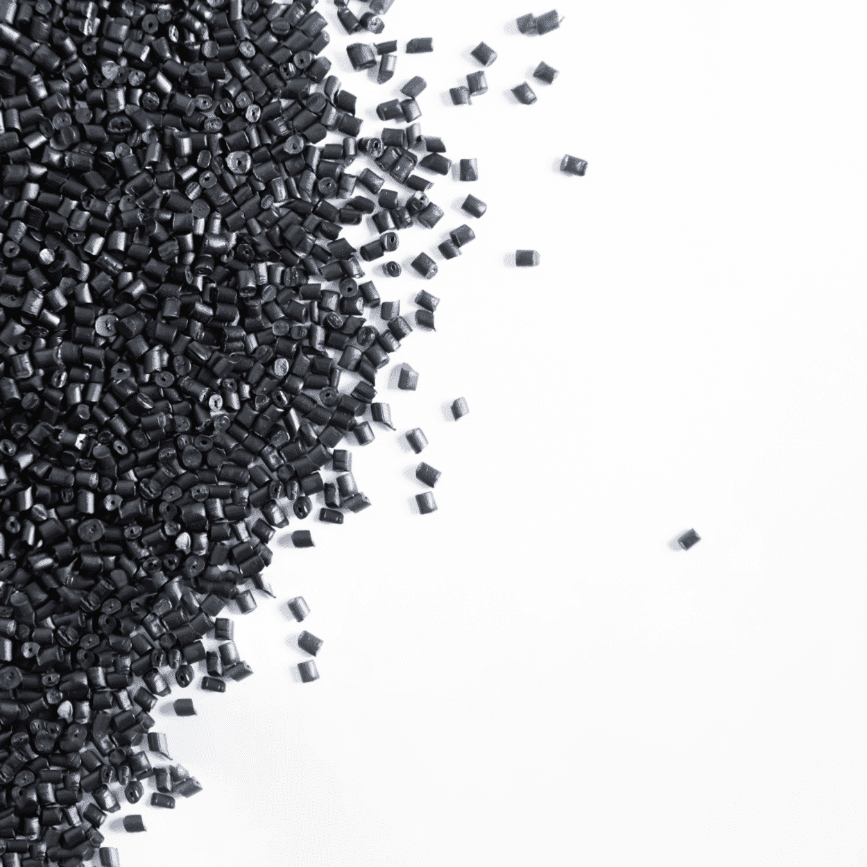 Granulat von Polypropylen. Begegnet und im Alltag als Folie oder Verpackungen