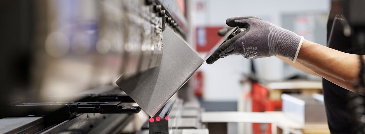 In time with the press brakes