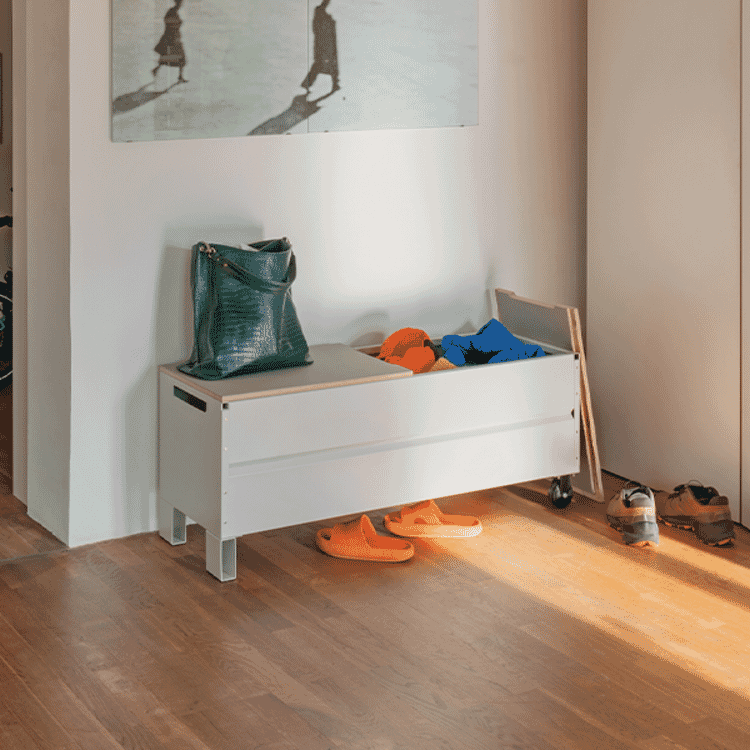 Truhe und sitzbank cmn