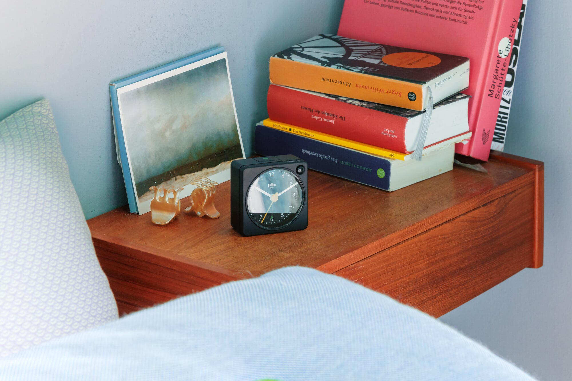 Alarm Clock Braun, analog, Black/black | Manufactum