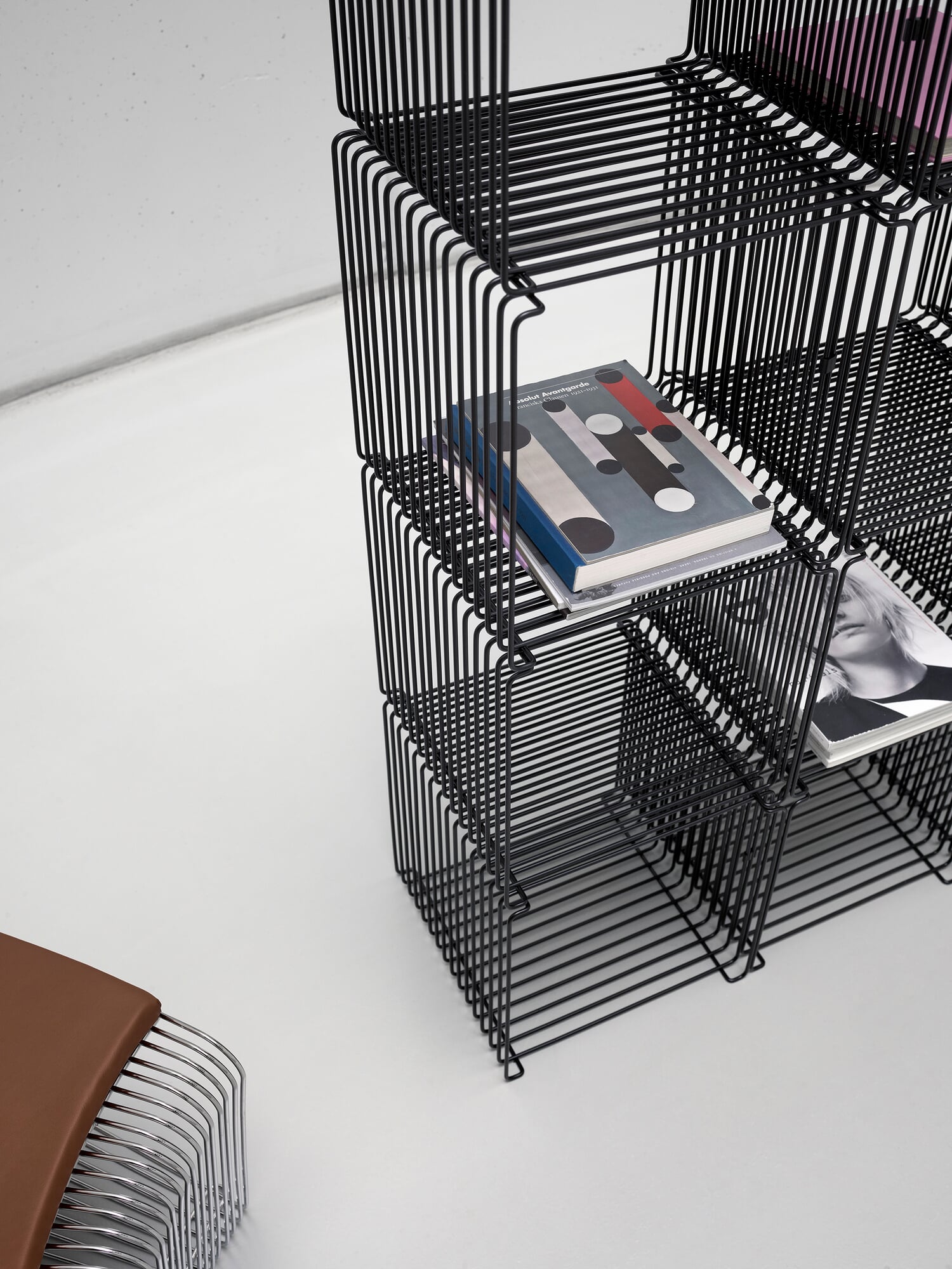 Panton Wire Single Shelf, Black (black 05) | Manufactum