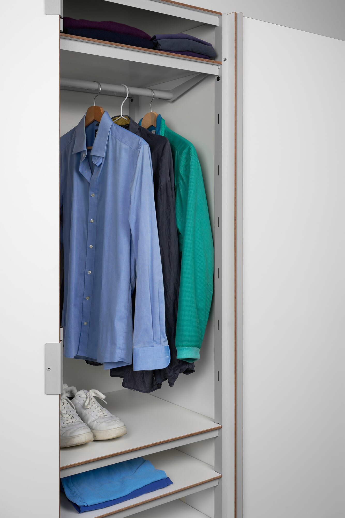 Kleiderstange zu Schrank P100, RAL 7035 Lichtgrau