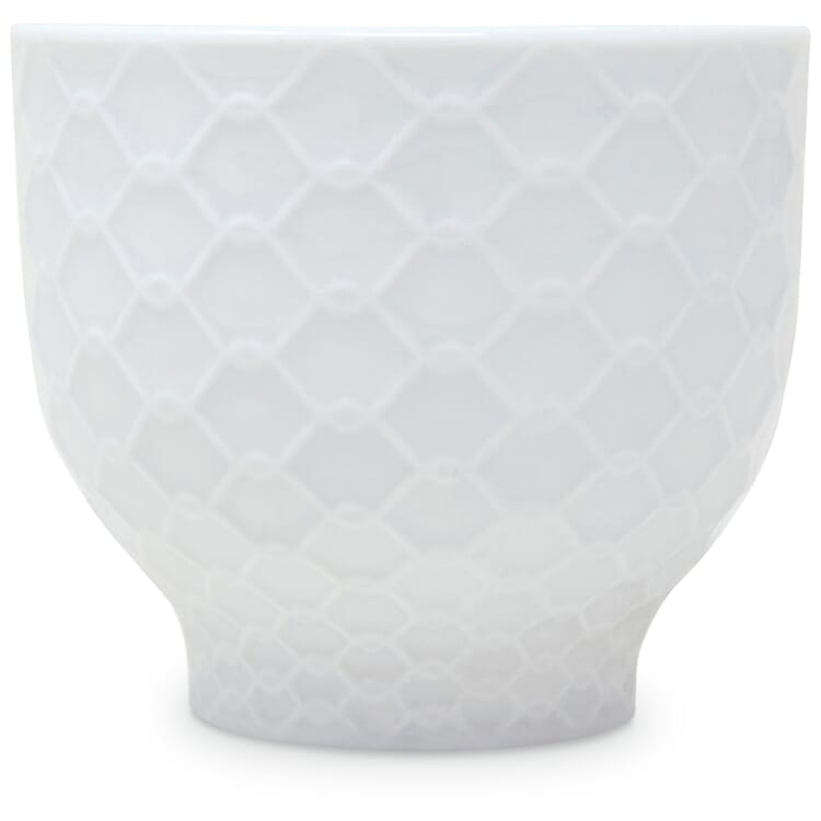 Tea and coffee cup speech, White